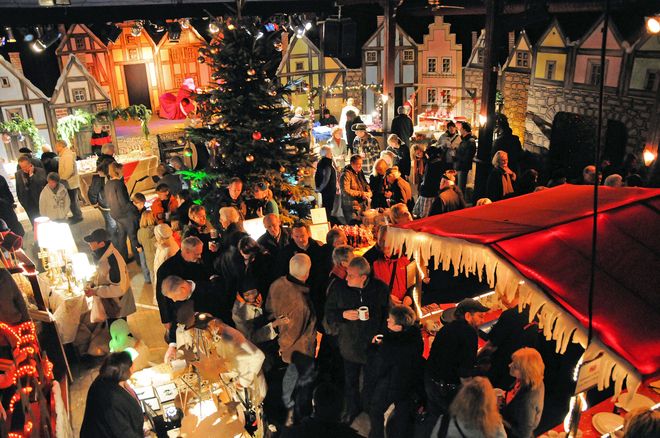 Impressionen vom Weihnachtsmarkt in der Music Hall Worpswede. Foto: djd/Touristikagentur Teufelsmoor-Worpswede-Unterweser e.V.